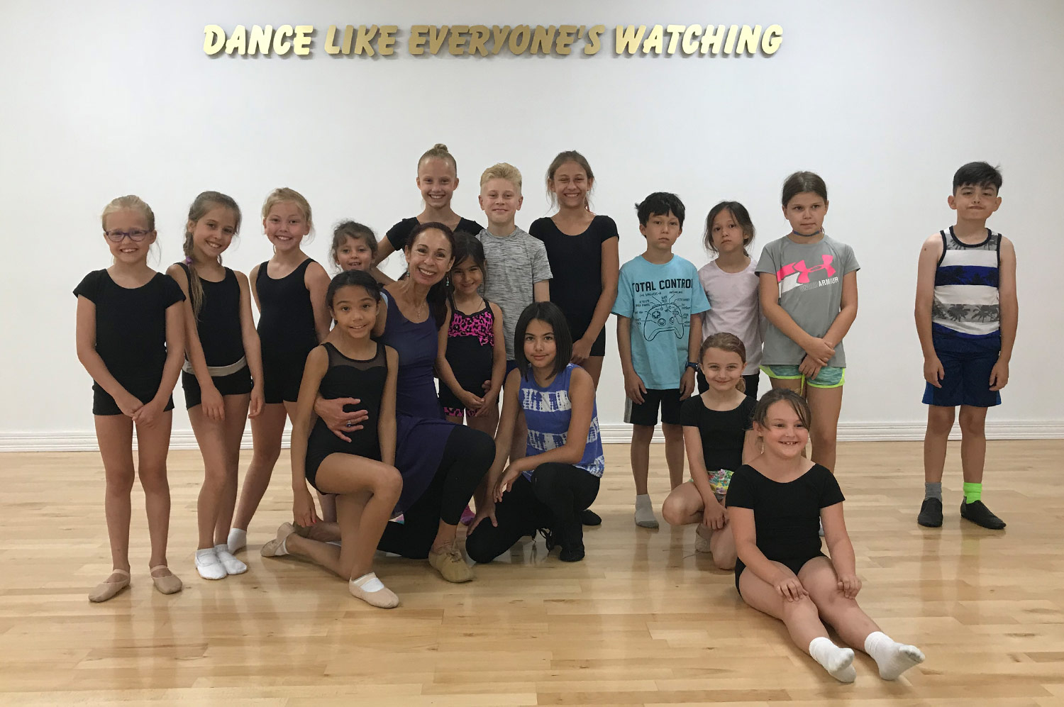 kids_summer_camp_group_photo