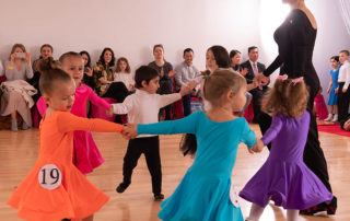 TEDDY BEARS DANCE CLASS (Ages 5 & Under)